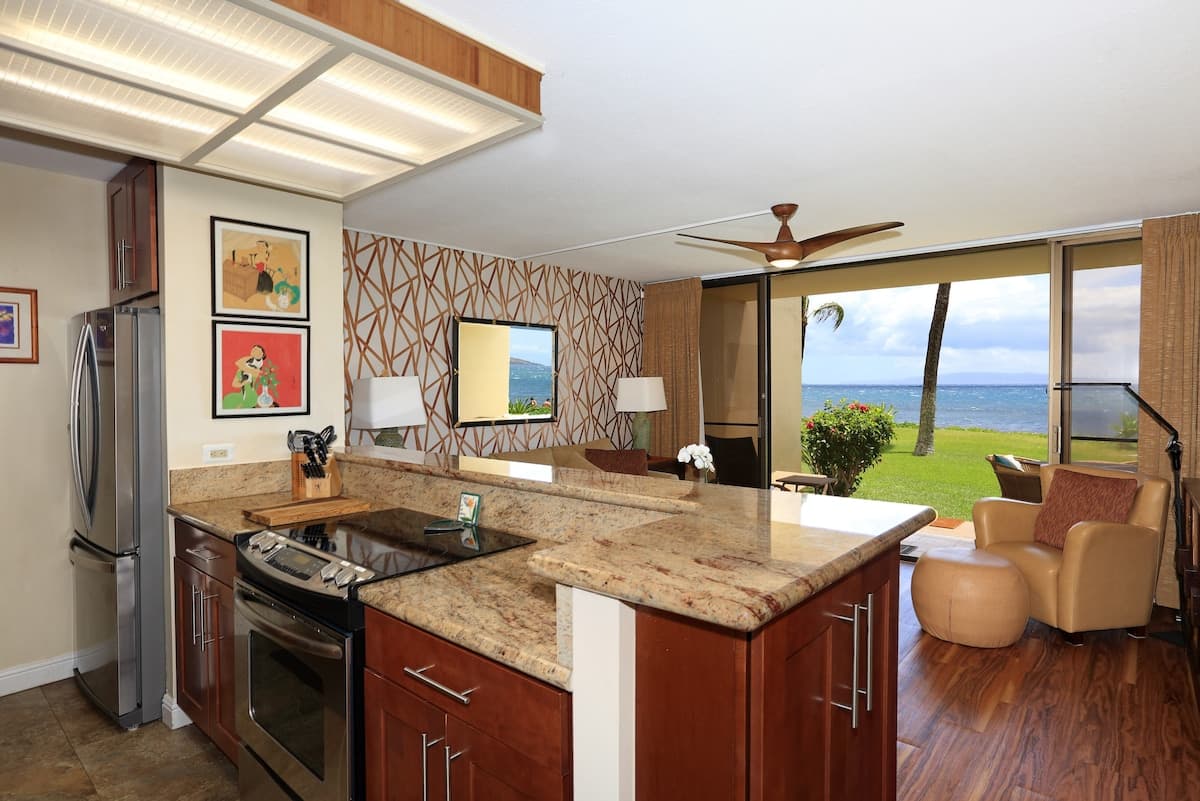 Condo in Kihei · ★4.88 · 1 bedroom · 2 beds · 1 bath - Photo 3