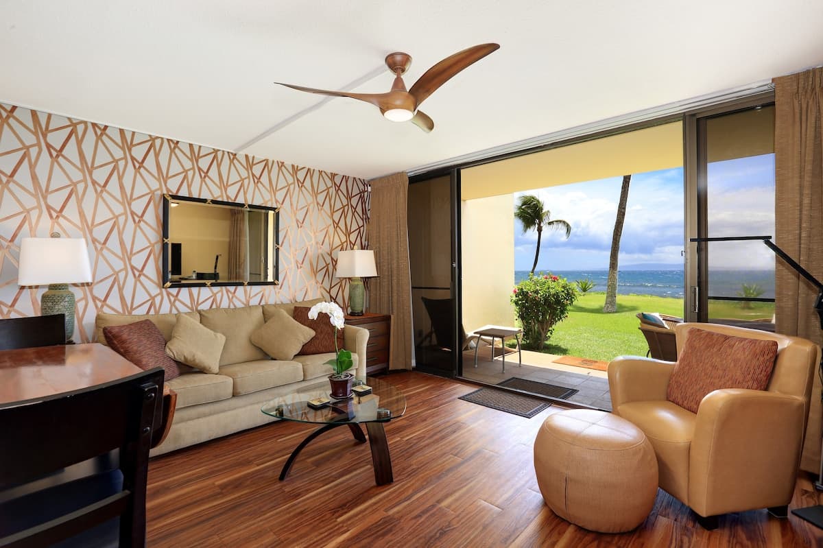Condo in Kihei · ★4.88 · 1 bedroom · 2 beds · 1 bath - Photo 2