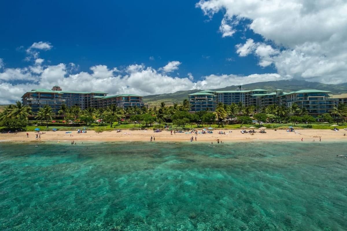 Condo in Lahaina · ★4.6 · 1 bedroom · 2 beds · 1 bath - Photo 3