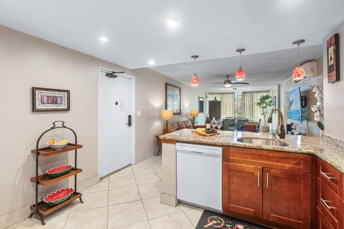 Condo in Kihei · ★4.87 · 2 bedrooms · 3 beds · 2 baths - Photo 5