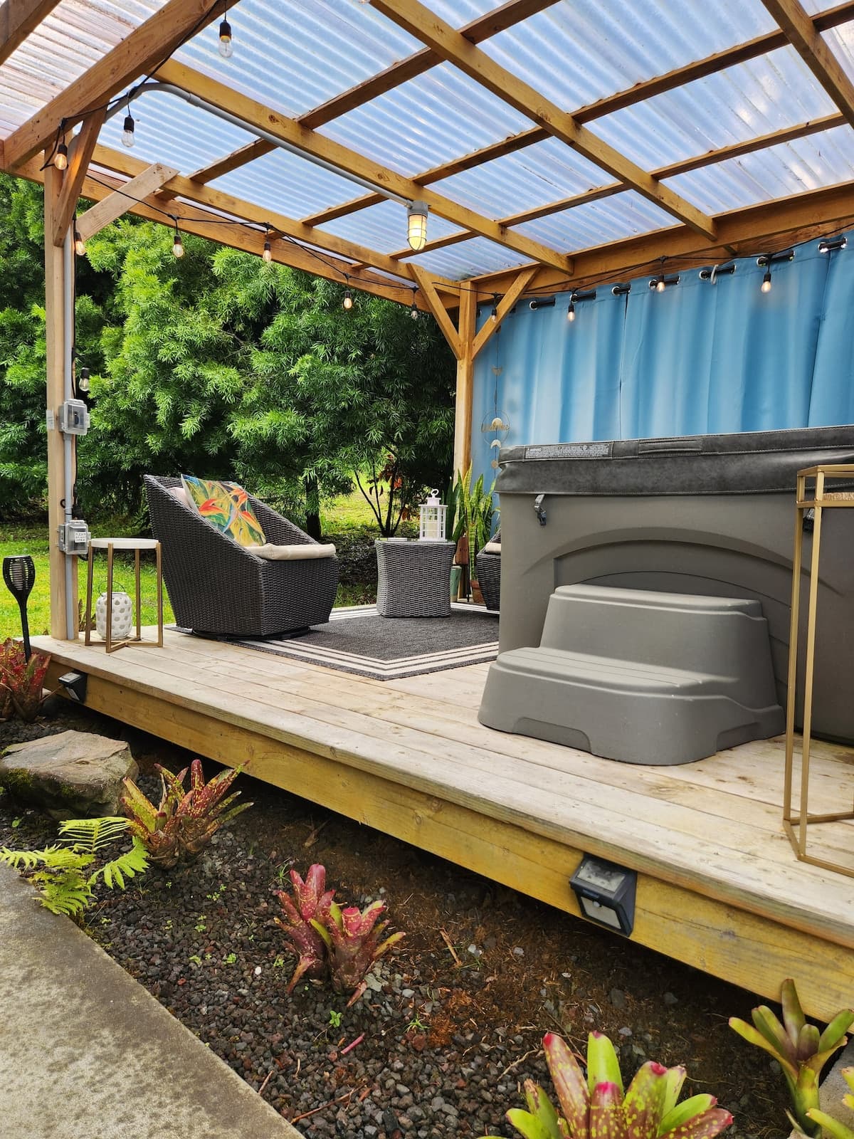 Volcano Rainforest Retreat with Private Hot Tub - Photo 1