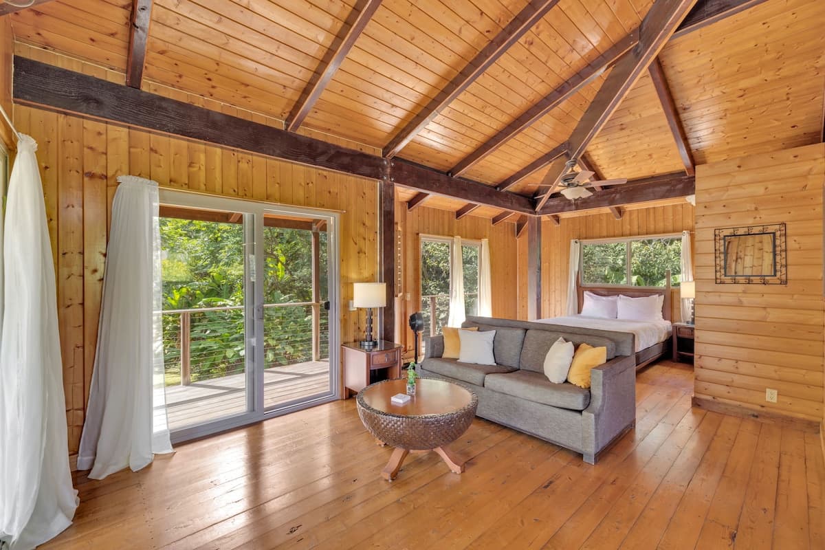 Stay in Hana Upstairs - Photo 2
