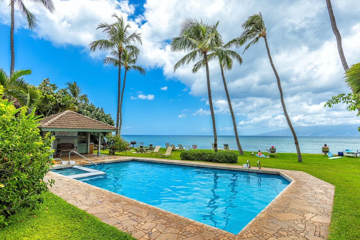 Condo in Lahaina · ★4.67 · 2 bedrooms · 3 beds · 2 baths - Photo 5
