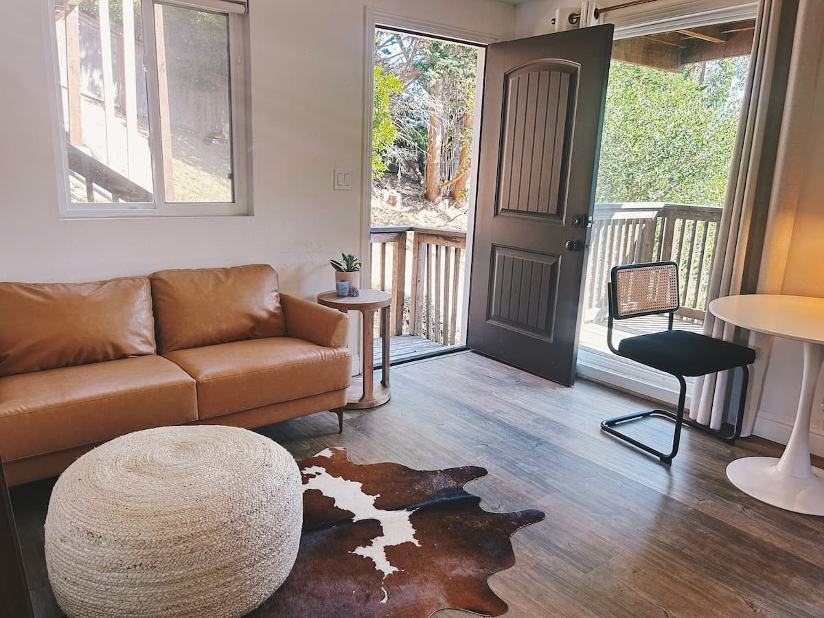 Sausalito Studio • Light-Filled Escape With Views - Photo 4
