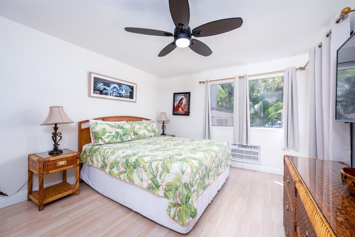 Condo in Kihei · ★4.92 · 1 bedroom · 2 beds · 2 baths - Photo 5