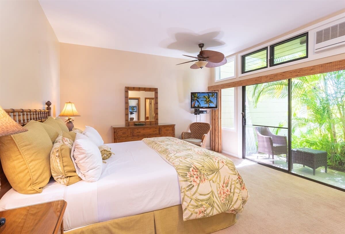 Villa in Lahaina · ★4.9 · 1 bedroom · 2 beds · 2 baths - Photo 5