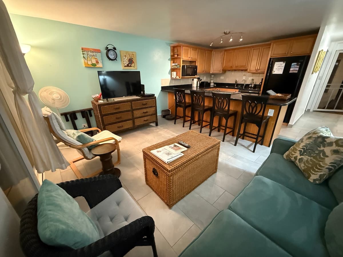 Condo in Hauula · ★4.82 · 1 bedroom · 2 beds · 1 private bath - Photo 1