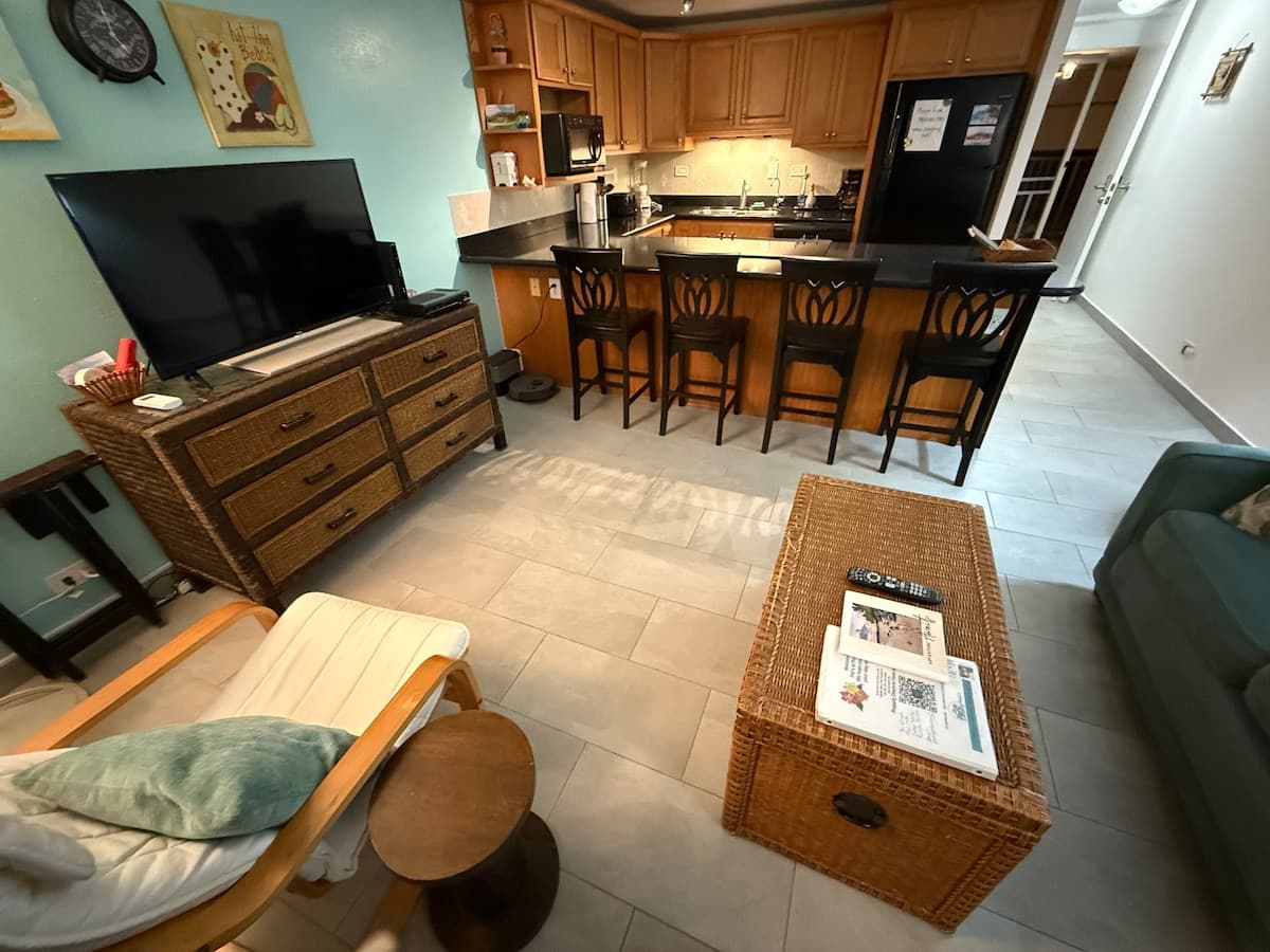 Condo in Hauula · ★4.82 · 1 bedroom · 2 beds · 1 private bath - Photo 5