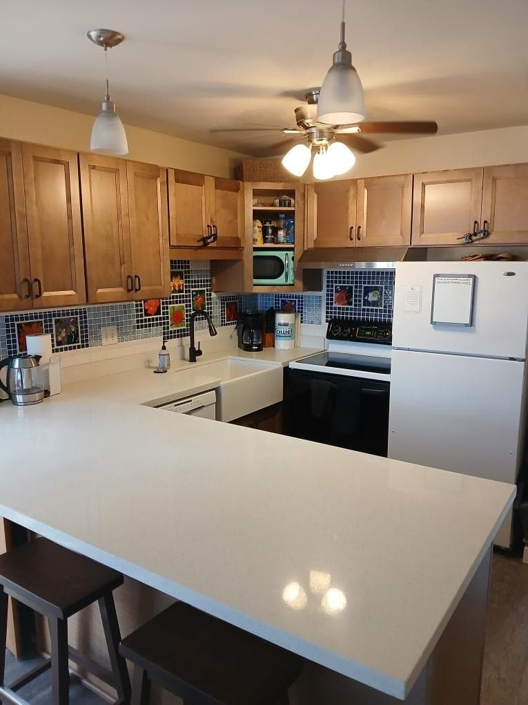 Condo in Lihue · ★4.67 · 2 bedrooms · 2 beds · 1.5 private baths - Photo 2
