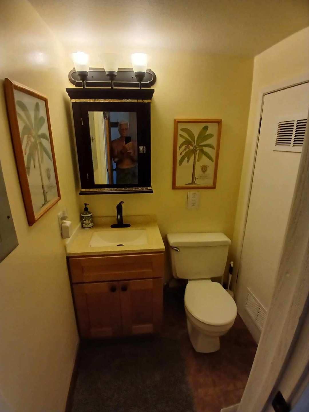Condo in Lihue · ★4.67 · 2 bedrooms · 2 beds · 1.5 private baths - Photo 5