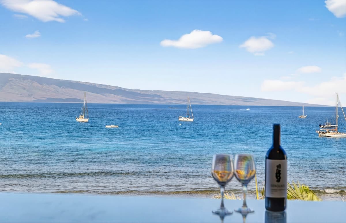 Condo in Lahaina · ★4.94 · 1 bedroom · 2 beds · 1 bath - Photo 1