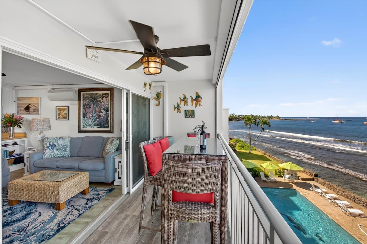 Condo in Lahaina · ★4.94 · 1 bedroom · 2 beds · 1 bath - Photo 2