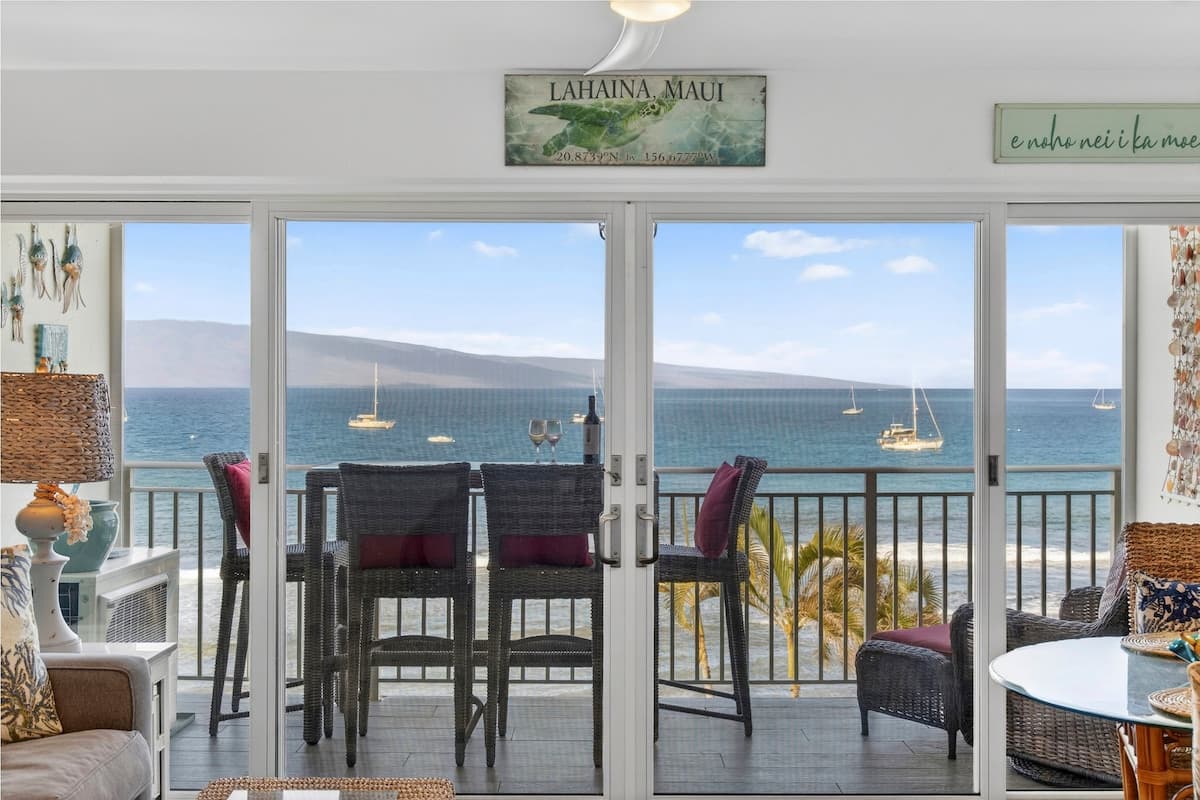 Condo in Lahaina · ★4.94 · 1 bedroom · 2 beds · 1 bath - Photo 5