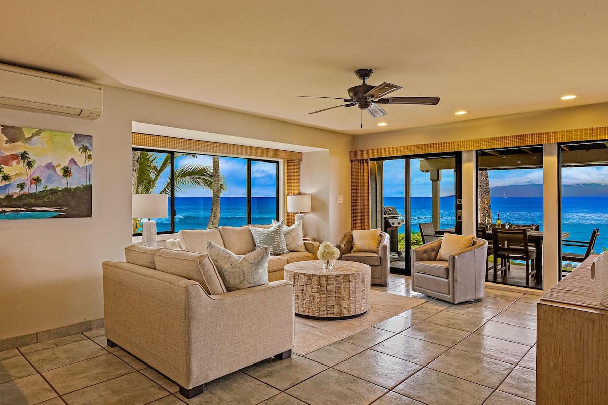 Condo in Lahaina · ★5.0 · 2 bedrooms · 5 beds · 3 baths - Photo 3