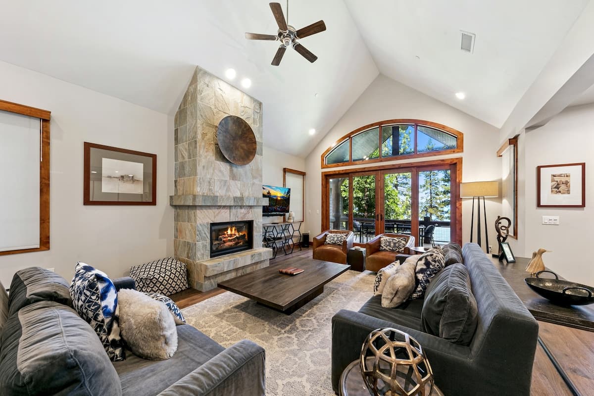 Luxury Lakefront Condo in Gated Sierra Shores - Photo 1