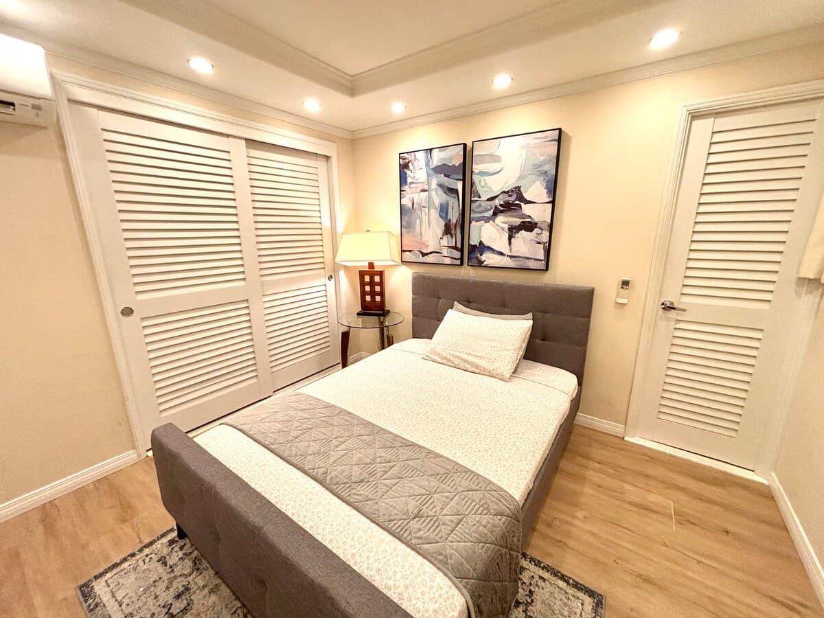 2 min to the Beach! Free Parking/AC/Washer/Dryer - Photo 3