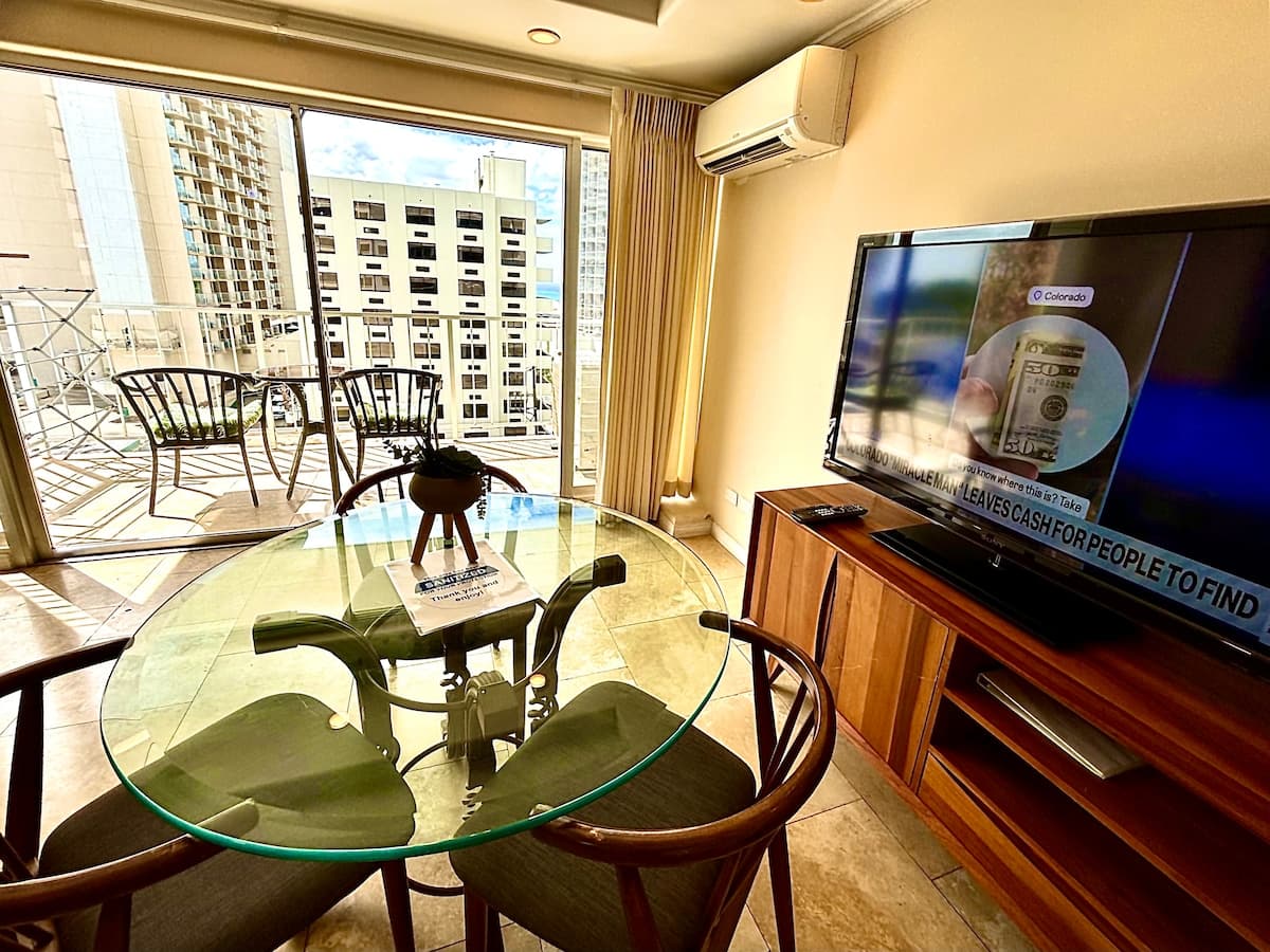 2 min to the Beach! Free Parking/AC/Washer/Dryer - Photo 4