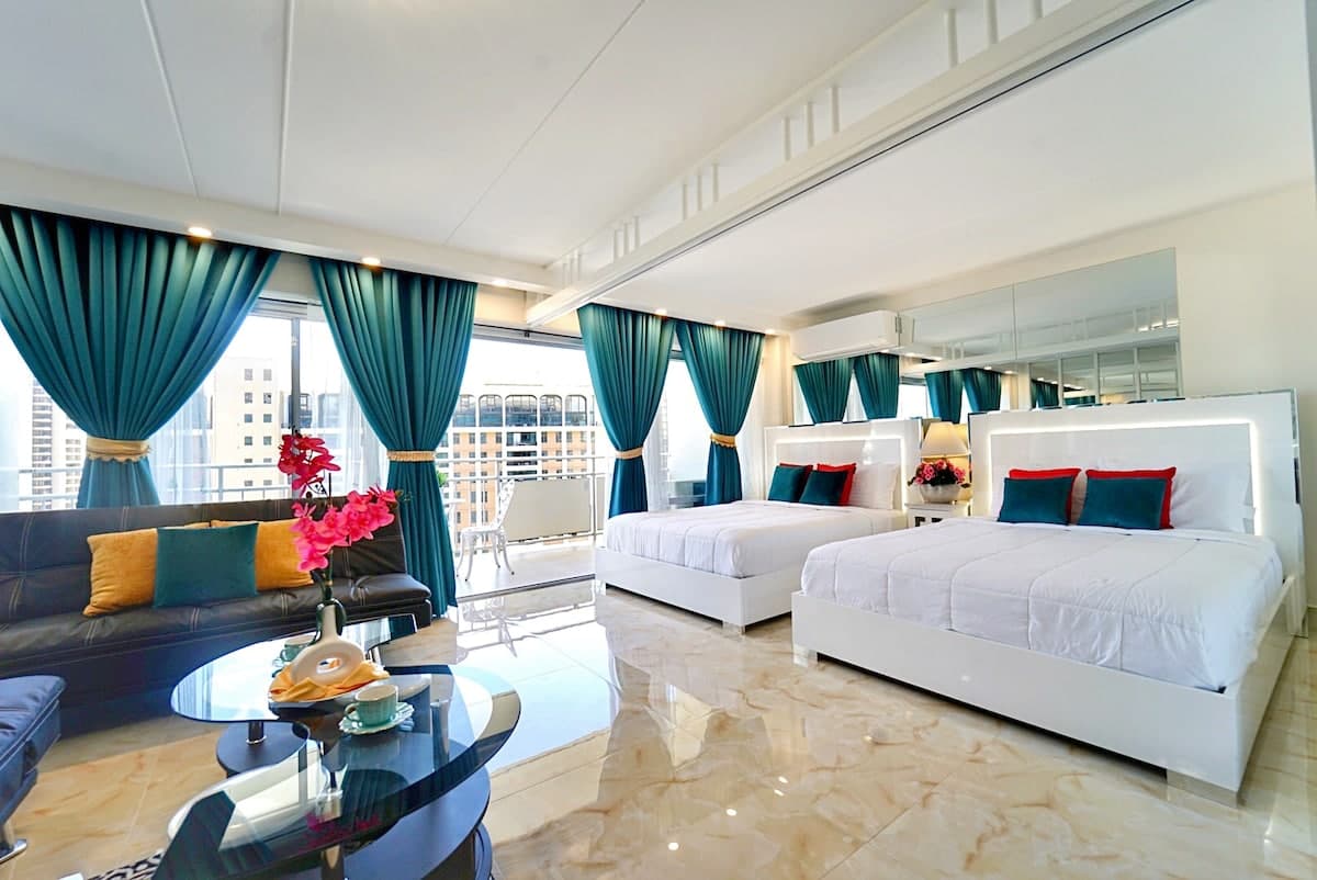 Condo in Honolulu · ★4.92 · 1 bedroom · 3 beds · 1 private bath - Photo 1