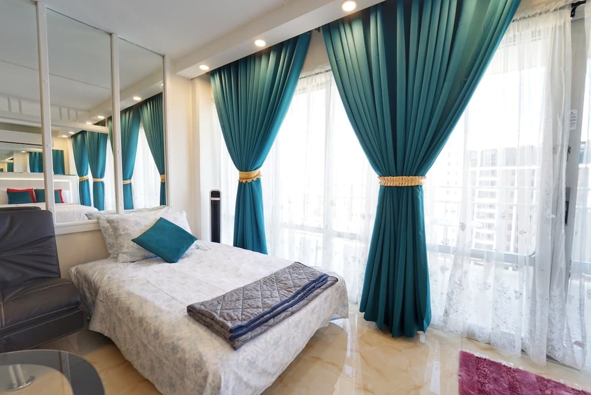 Condo in Honolulu · ★4.92 · 1 bedroom · 3 beds · 1 private bath - Photo 5