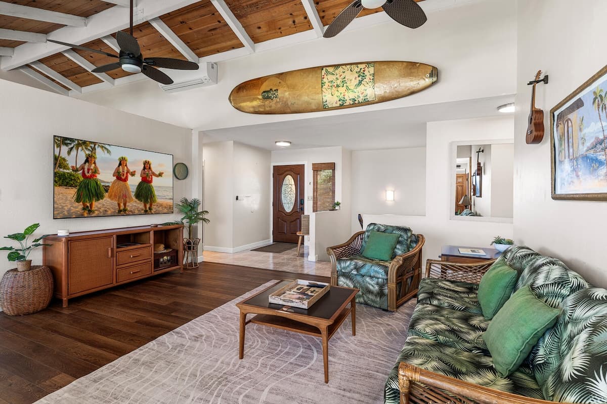 Home in Kailua-Kona · ★4.94 · 4 bedrooms · 5 beds · 3 baths - Photo 5
