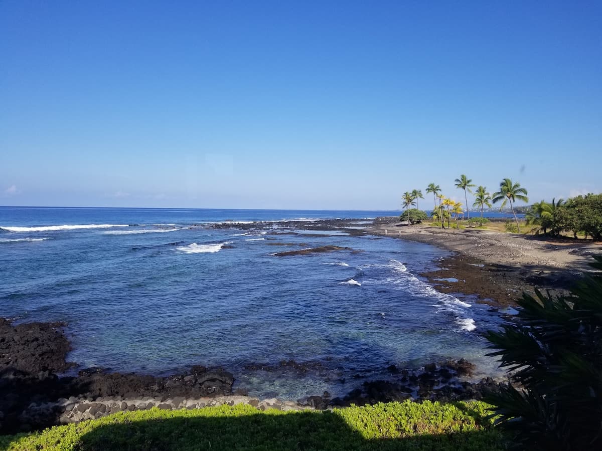 Condo in Kailua-Kona · ★4.86 · 2 bedrooms · 4 beds · 2 baths - Photo 4