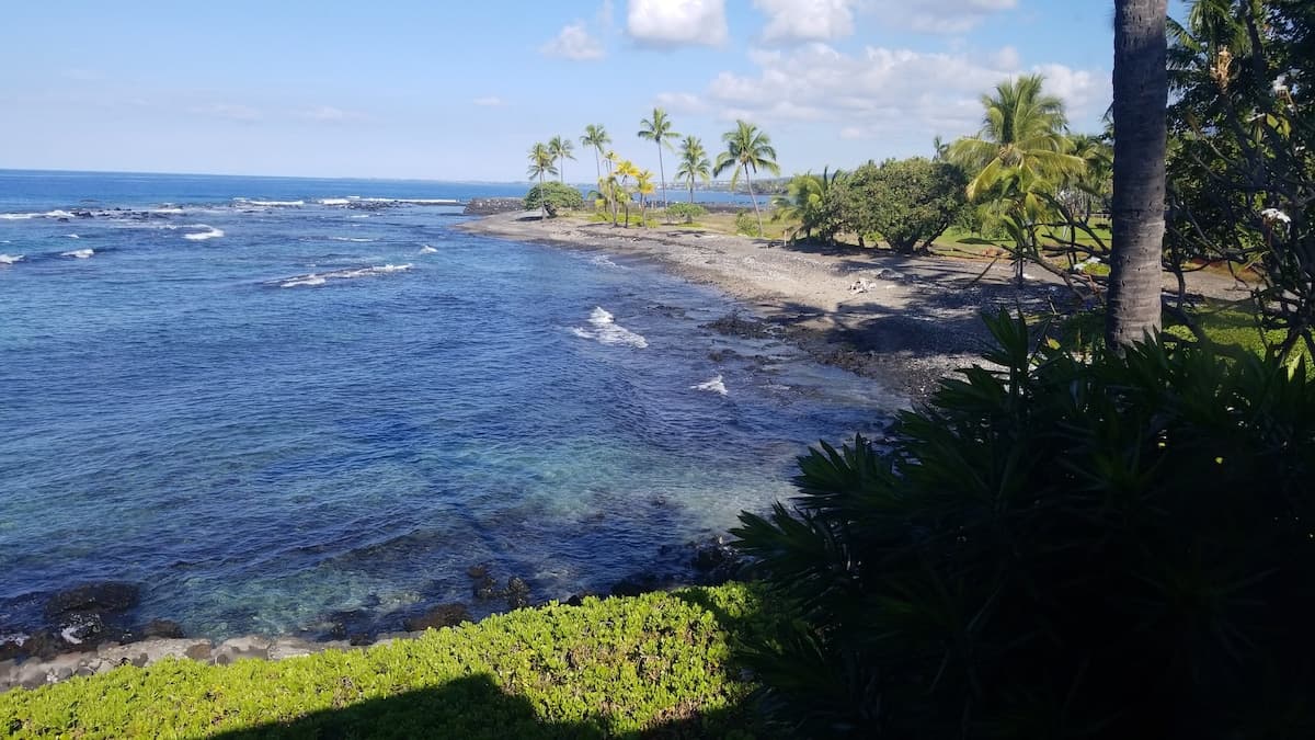 Condo in Kailua-Kona · ★4.86 · 2 bedrooms · 4 beds · 2 baths - Photo 1