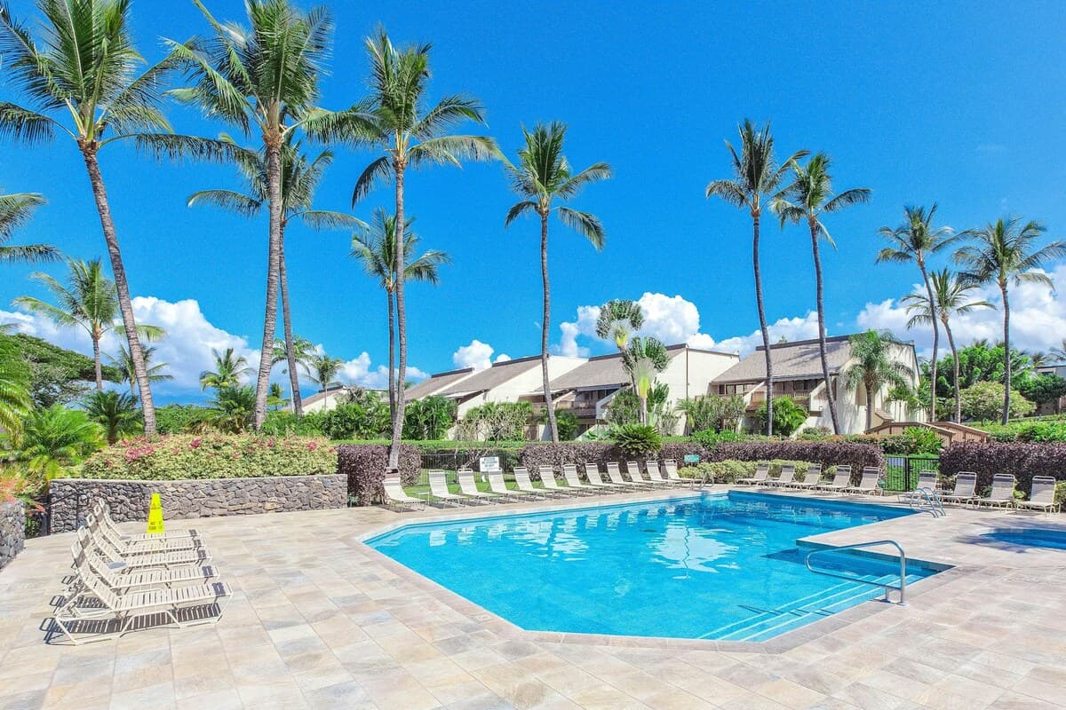 Condo in Kihei · ★4.28 · 2 bedrooms · 3 beds · 2 shared baths - Photo 2