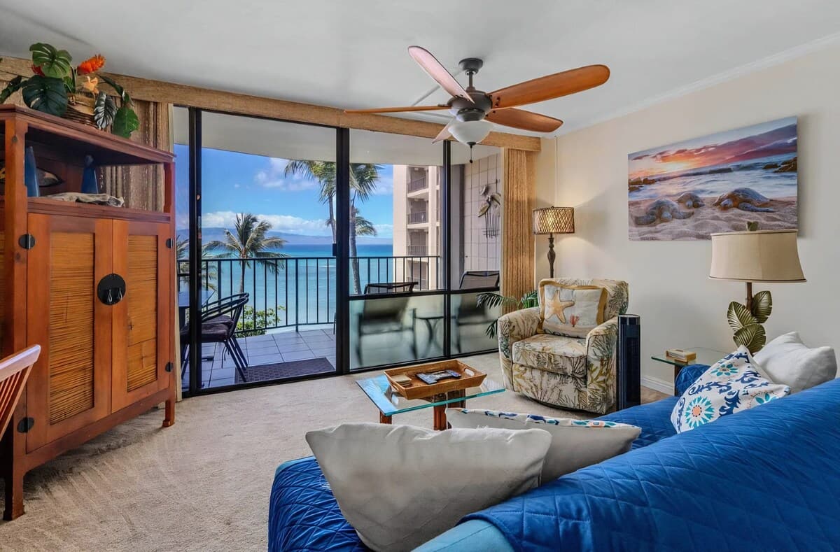 Condo in Lahaina · ★4.95 · 1 bedroom · 2 beds · 1 bath - Photo 5