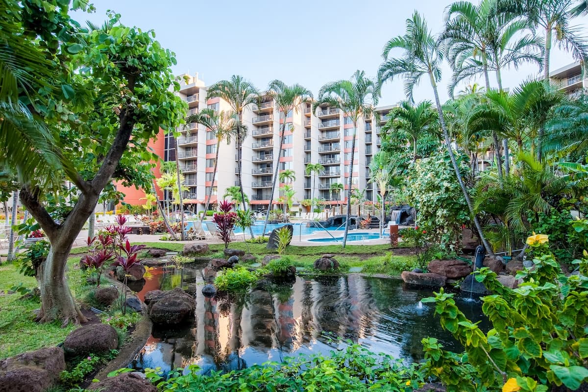 Condo in Lahaina · ★4.82 · 2 bedrooms · 4 beds · 2 shared baths - Photo 5
