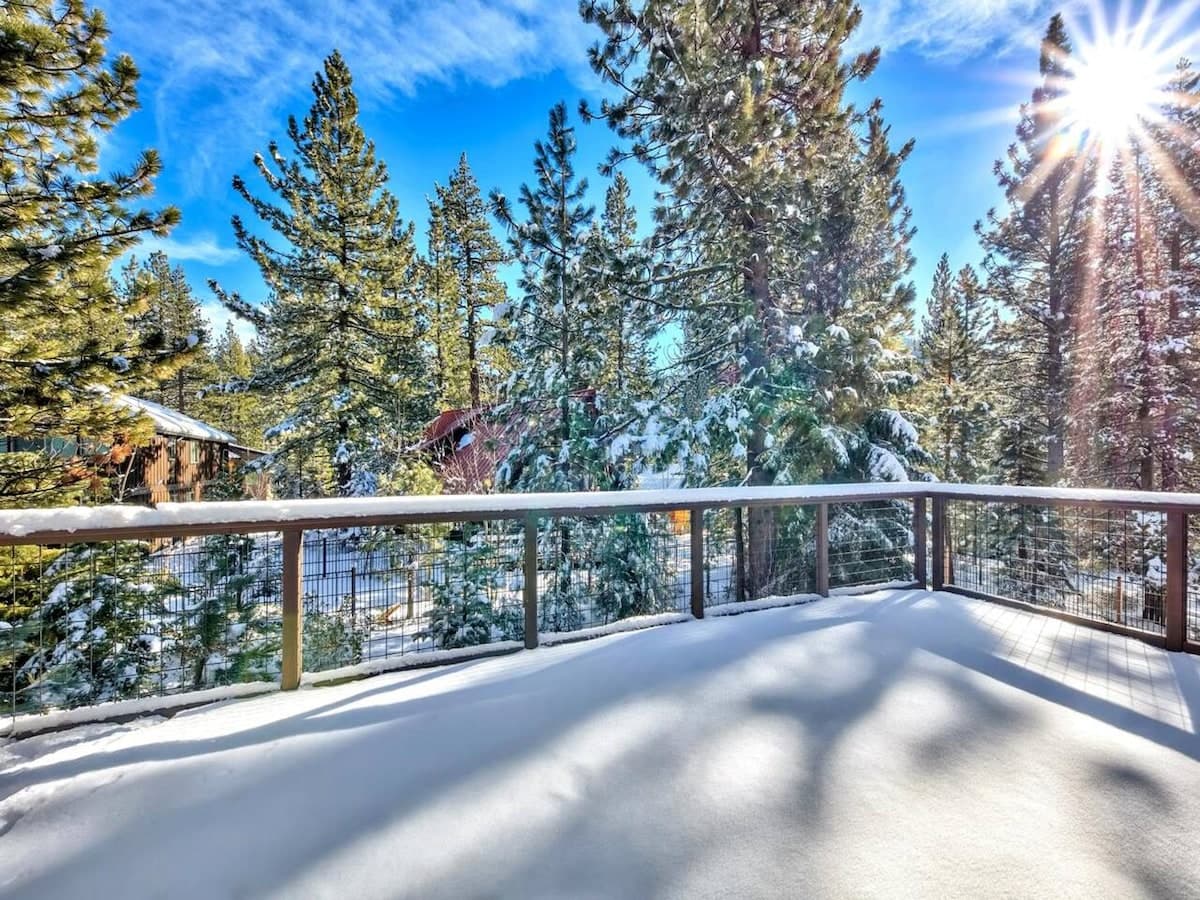 Luxury Mountain Estate with Hot Tub & Pool Table - Photo 3