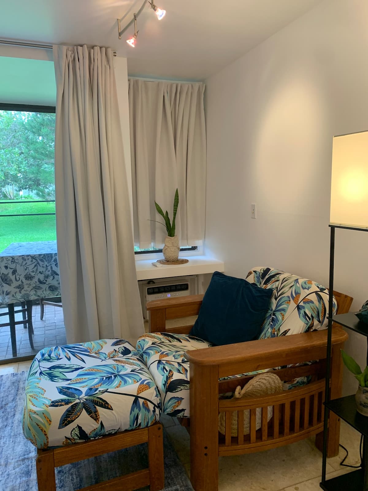 Condo in Kahuku · ★4.84 · 1 bedroom · 2 beds · 1 private bath - Photo 1