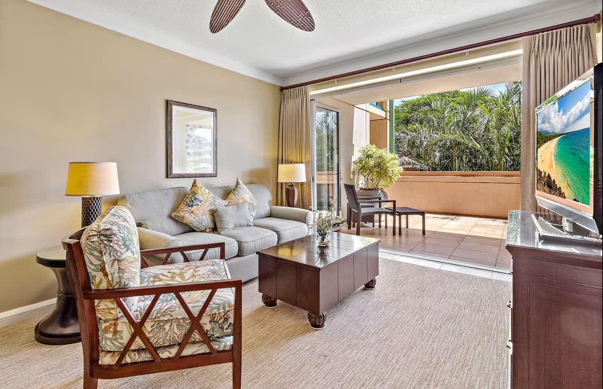 Condo in Lahaina · ★4.96 · 1 bedroom · 2 beds · 1 bath - Photo 1