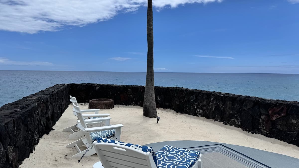 Home in Kailua-Kona · ★4.93 · 3 bedrooms · 6 beds · 3 baths - Photo 1