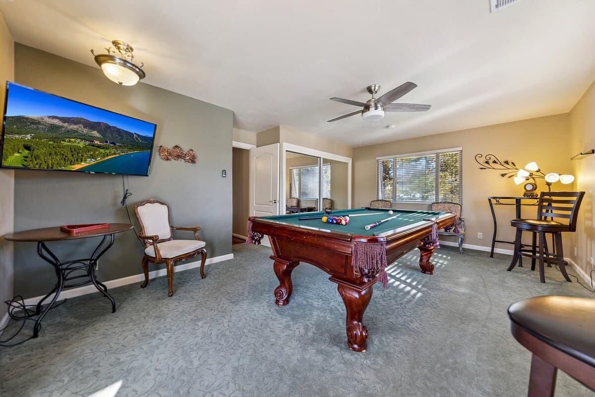 Rooftop Deck & Pool Table, Walk to Lake Tahoe - Photo 4