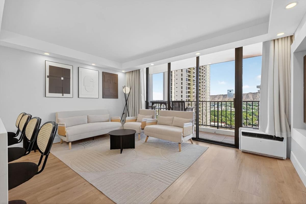 Condo in Honolulu · ★4.58 · 1 bedroom · 3 beds · 1 shared bath - Photo 4