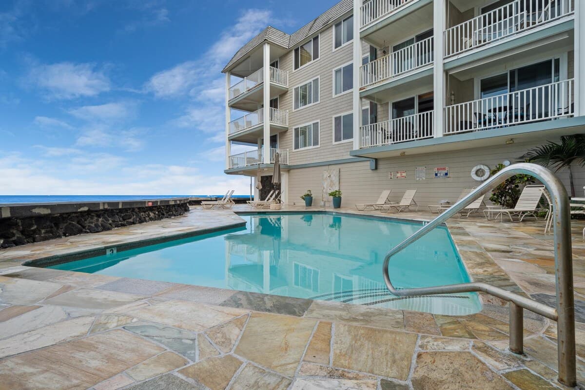 Condo in Kailua-Kona · ★4.73 · 1 bedroom · 1 bed · 1 bath - Photo 4