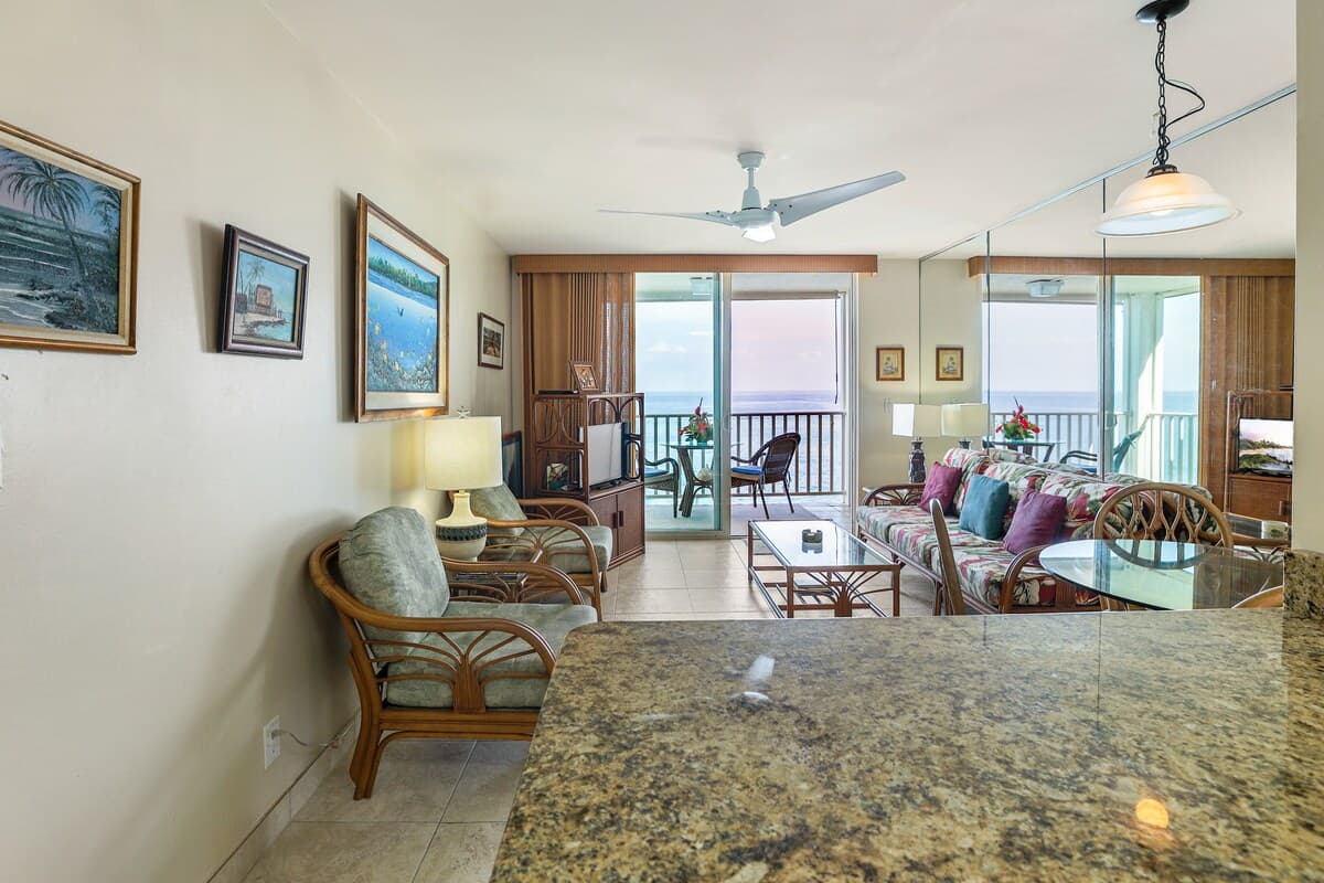 Condo in Kailua-Kona · ★4.47 · 1 bedroom · 2 beds · 1 bath - Photo 5