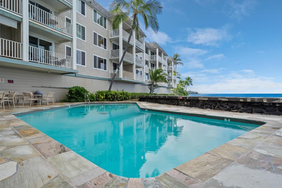 Condo in Kailua-Kona · ★4.47 · 1 bedroom · 2 beds · 1 bath - Photo 3