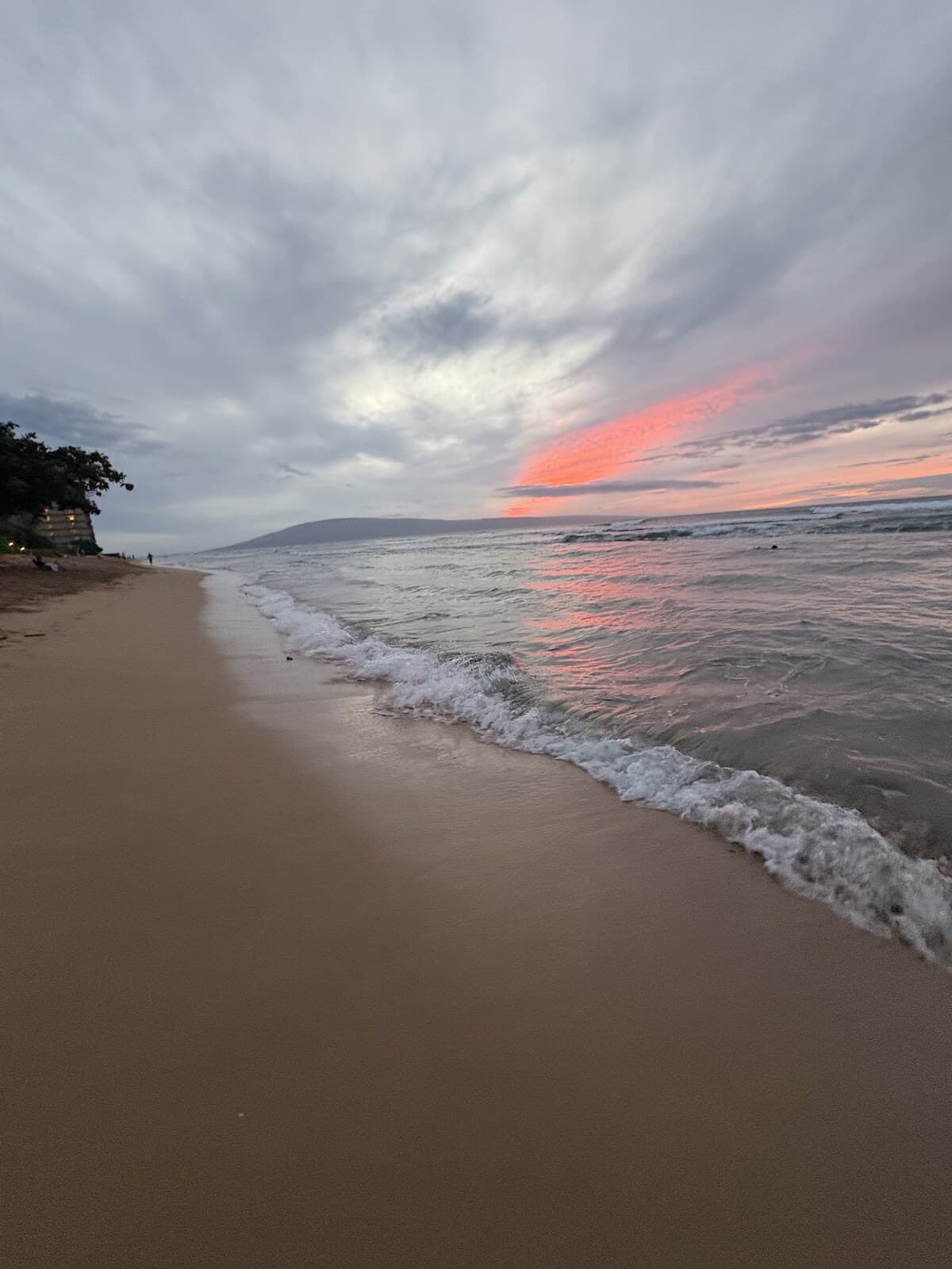 Condo in Lahaina · ★4.94 · 1 bedroom · 1 bed · 1 bath - Photo 5