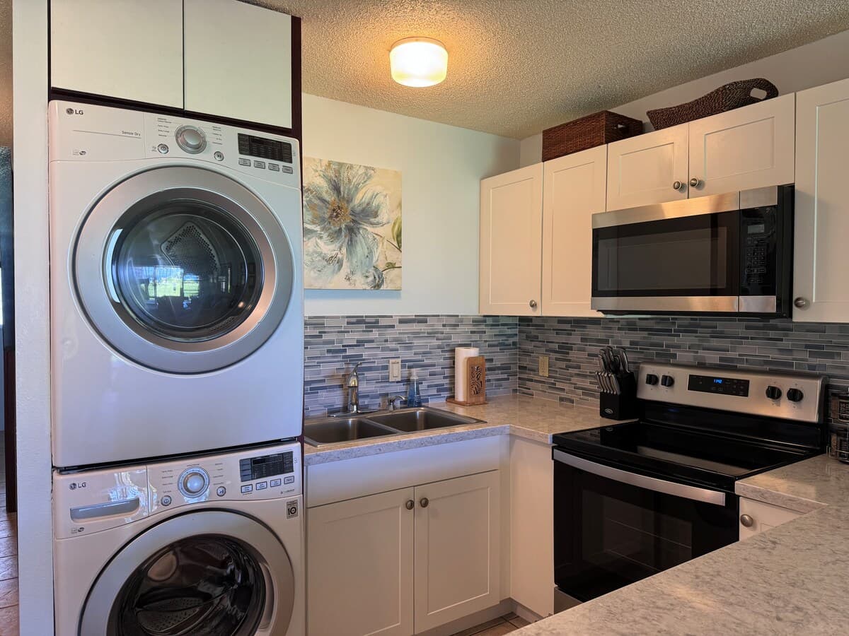 Condo in Kailua-Kona · ★4.94 · 1 bedroom · 2 beds · 1 bath - Photo 4