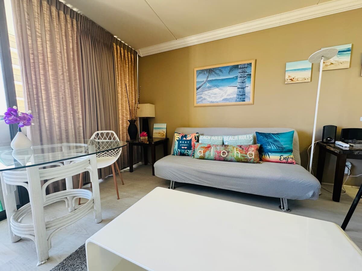 Condo in Honolulu · ★4.9 · 1 bedroom · 3 beds · 1 private bath - Photo 1