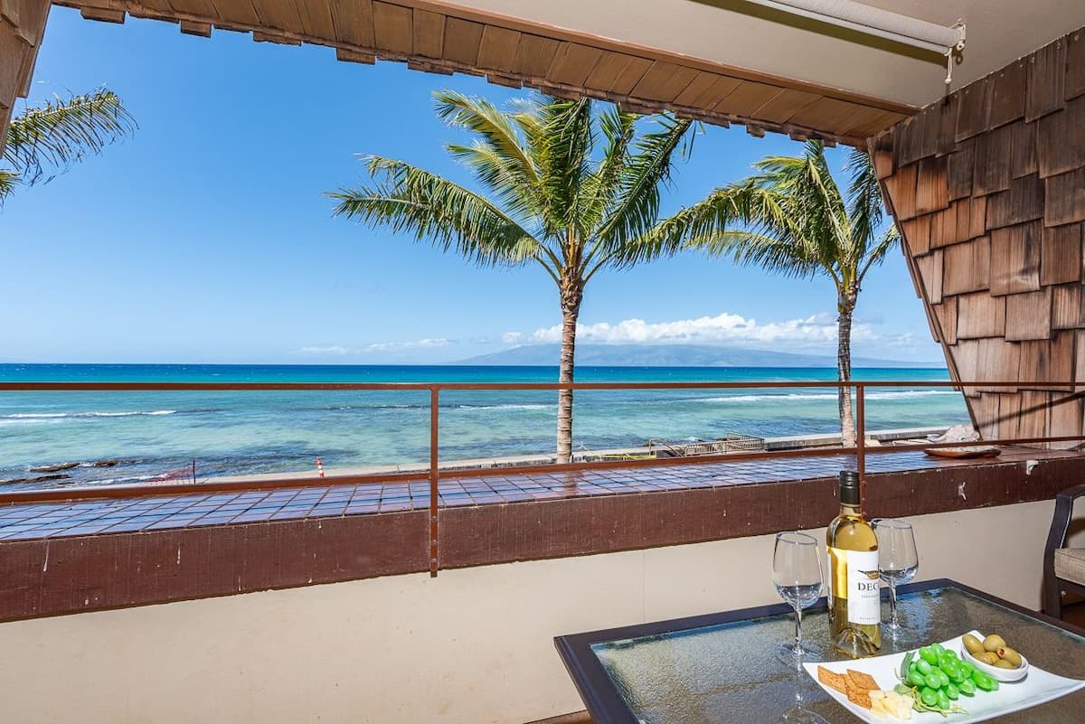 Condo in Lahaina · ★4.9 · 1 bedroom · 1 bed · 1 private bath - Photo 3