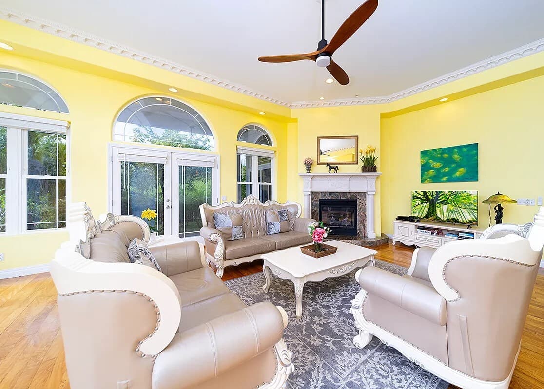 Home in Hilo · ★4.43 · 4 bedrooms · 6 beds · 3 baths - Photo 1
