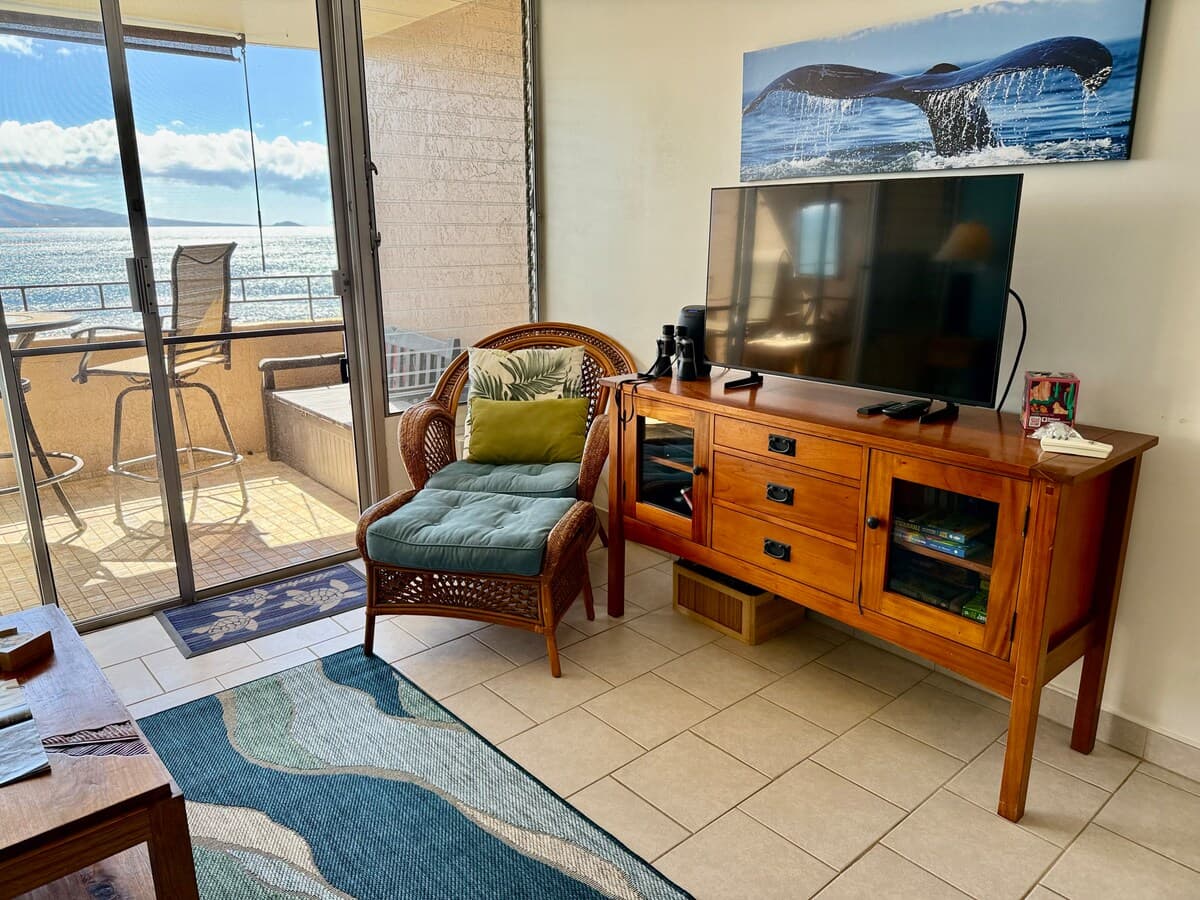Condo in Maalaea · ★4.97 · 1 bedroom · 2 beds · 1 bath - Photo 4