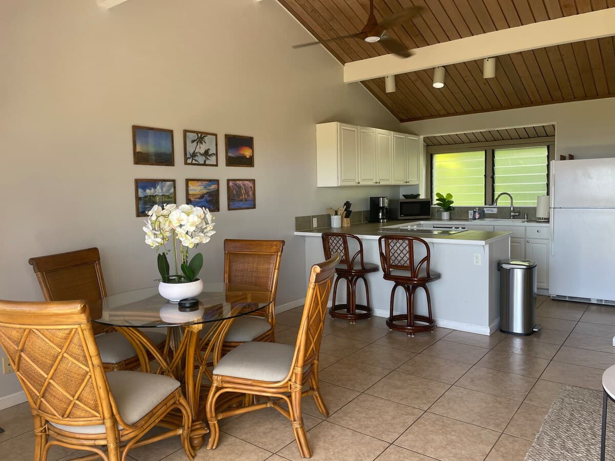 Townhouse in Kailua-Kona · ★4.75 · 1 bedroom · 2 beds · 1 private bath - Photo 5