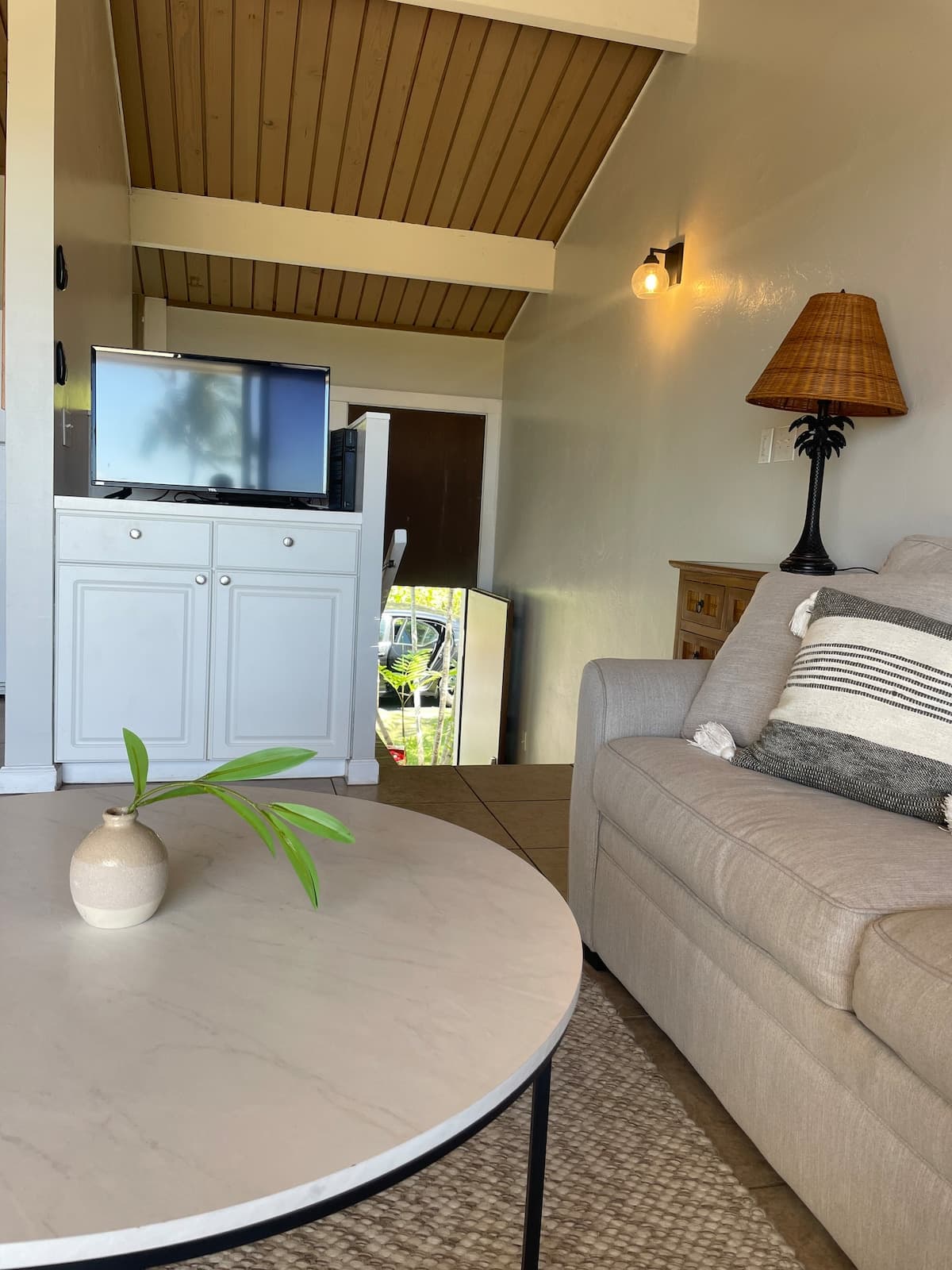 Townhouse in Kailua-Kona · ★4.75 · 1 bedroom · 2 beds · 1 private bath - Photo 2