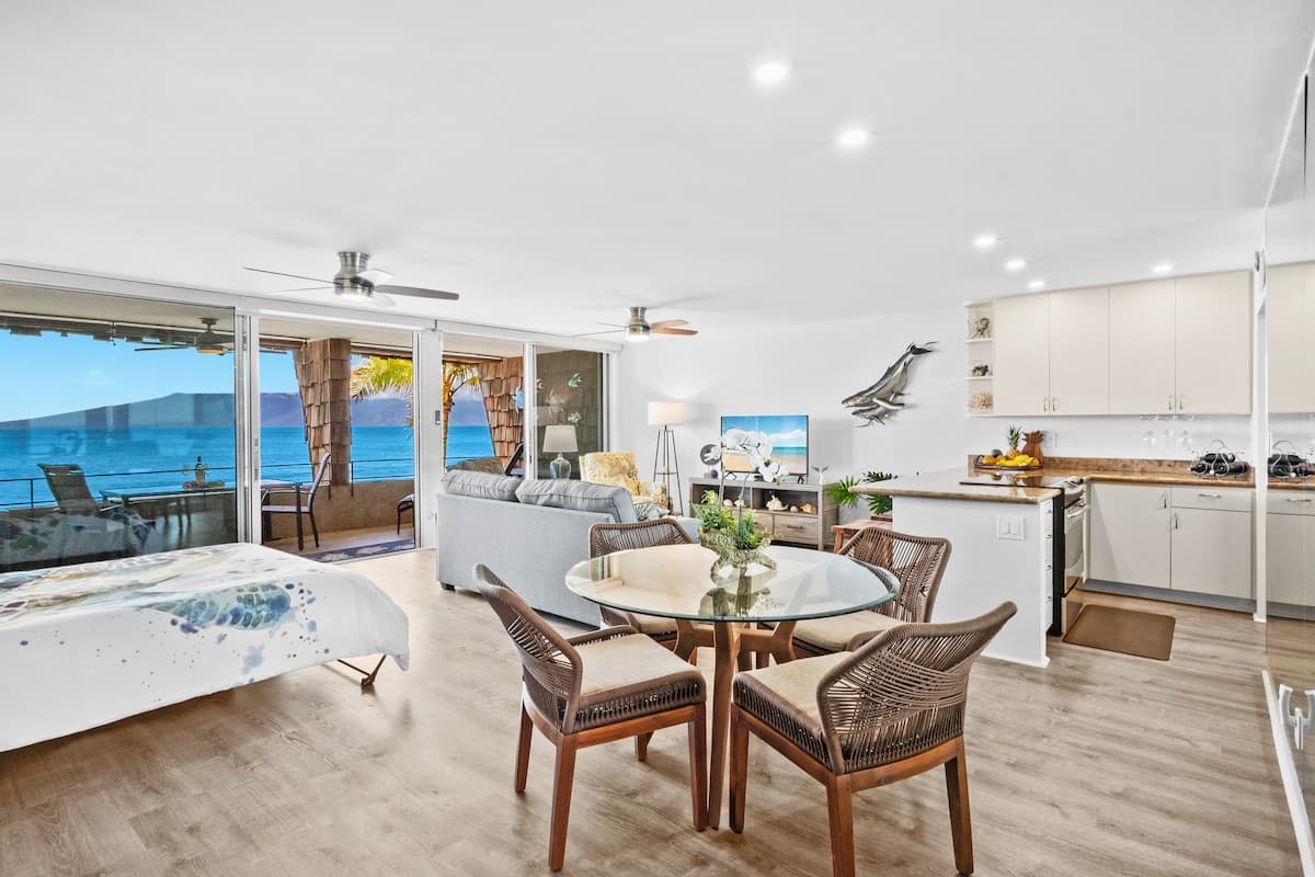 Condo in Lahaina · ★5.0 · 1 bedroom · 3 beds · 1 private bath - Photo 3