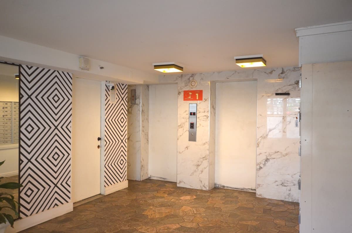 Condo in Honolulu · ★4.54 · Studio · 1 bed · 1 private bath - Photo 5