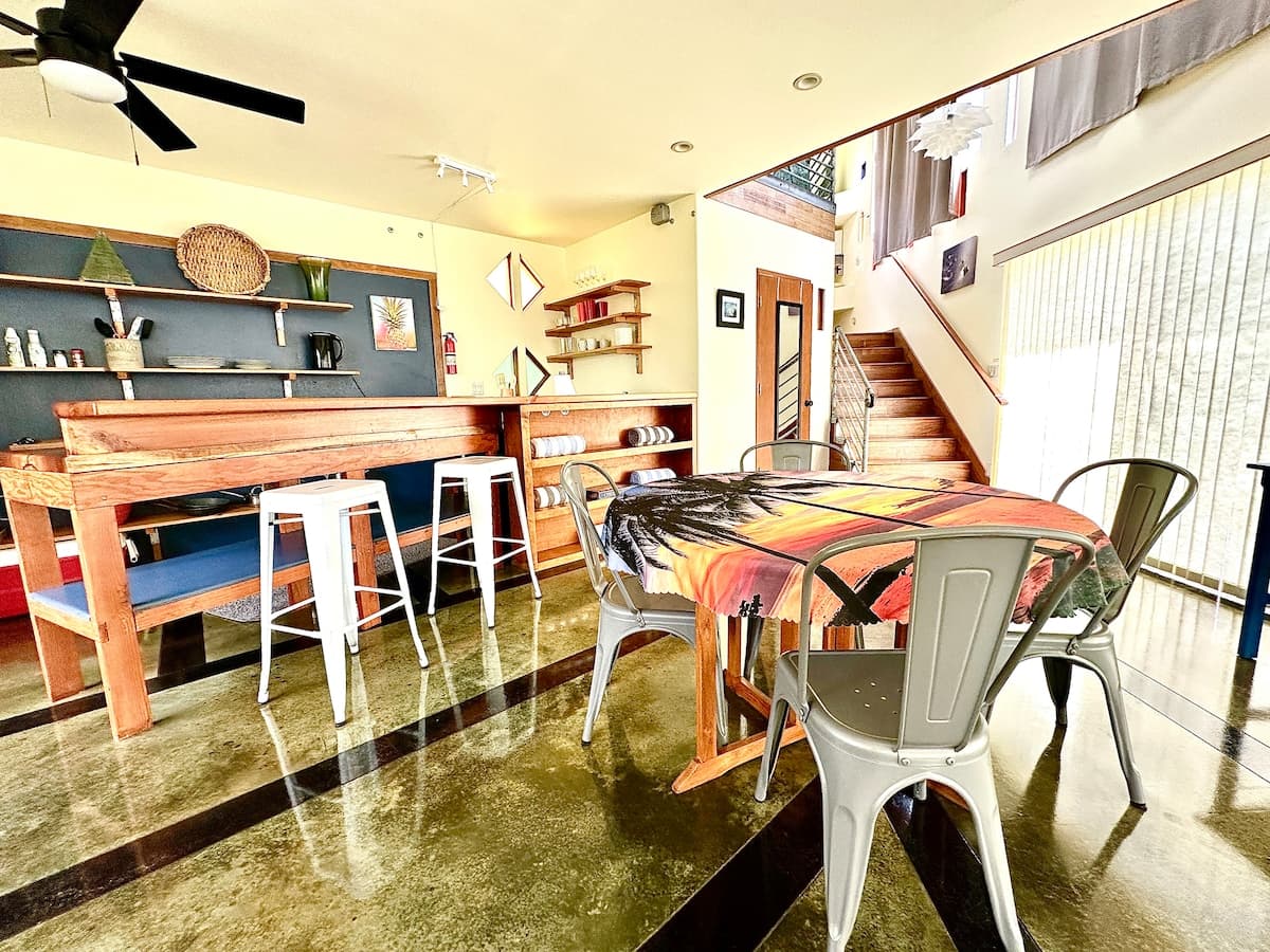 Home in Pahoa · ★4.77 · 1 bedroom · 7 beds · 2 private baths - Photo 3