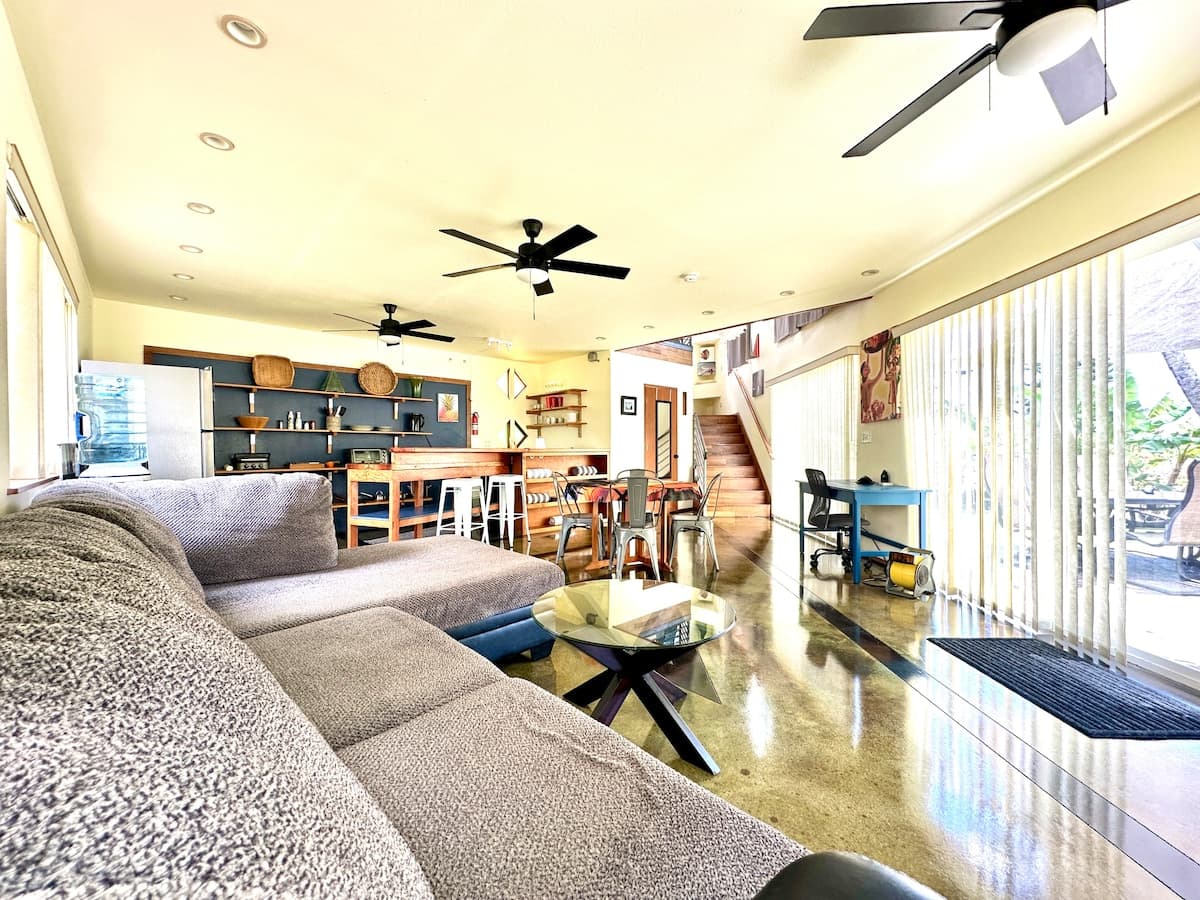 Home in Pahoa · ★4.77 · 1 bedroom · 7 beds · 2 private baths - Photo 2